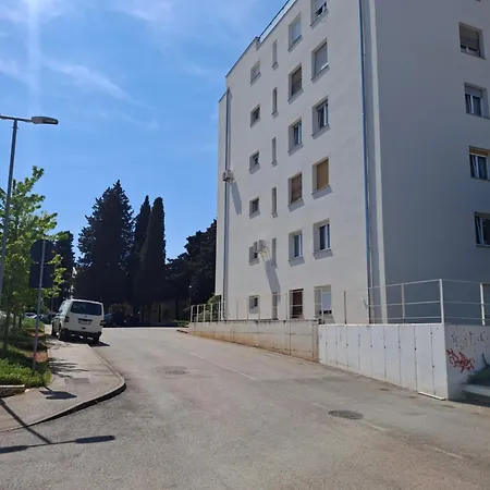 Val Apartment