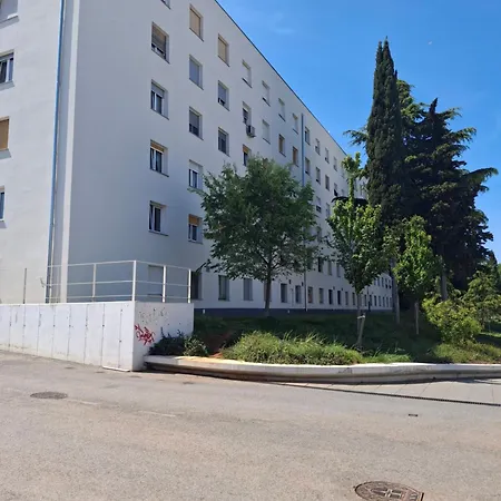 Val Апартаменти Пула