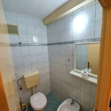 Val Апартаменти Пула